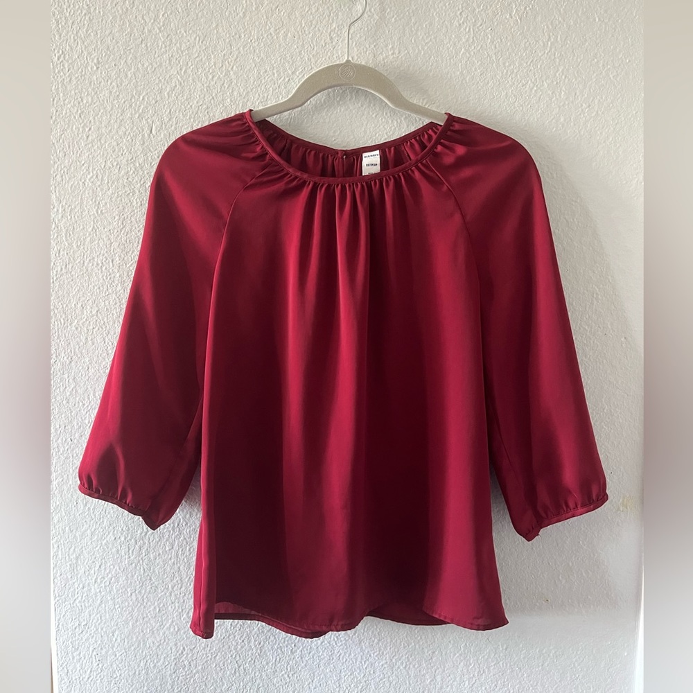 3/4 sleeve Old Navy burgundy blouse XS